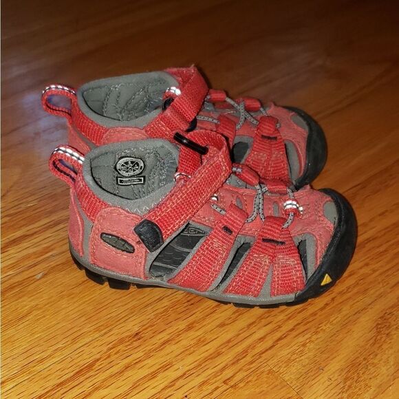 Keen Sandals  - Picture 1 of 7